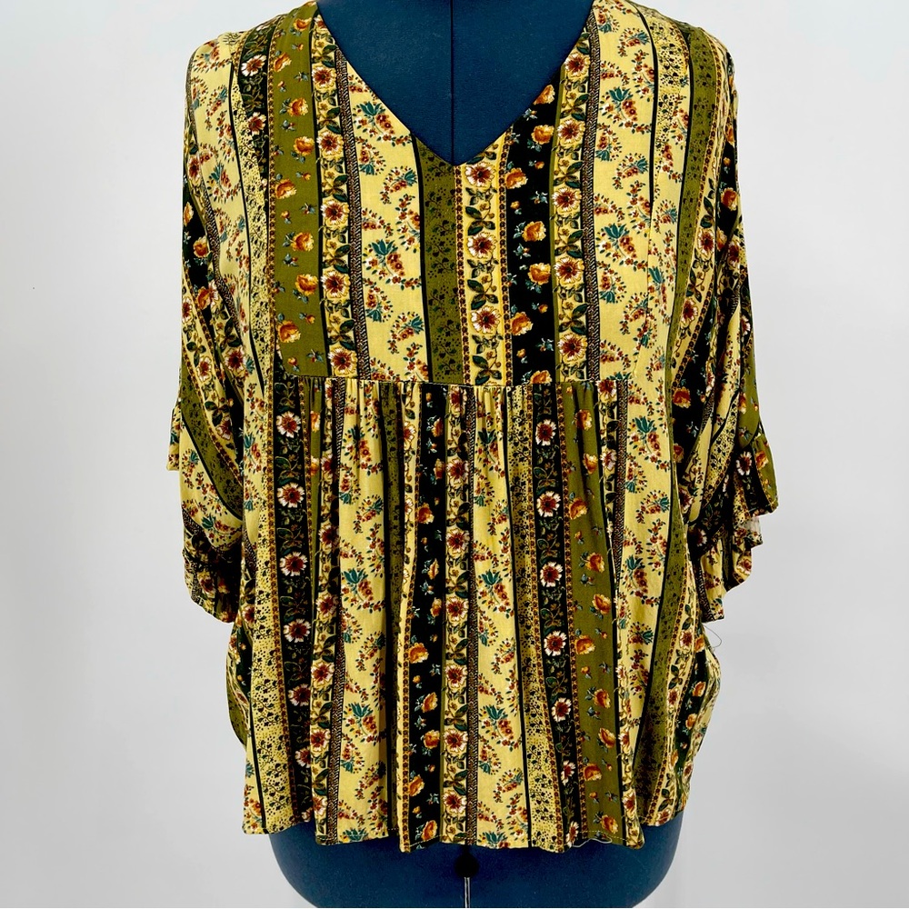 ANDREE BY UNIT top , women’s size large, good condition , preowned